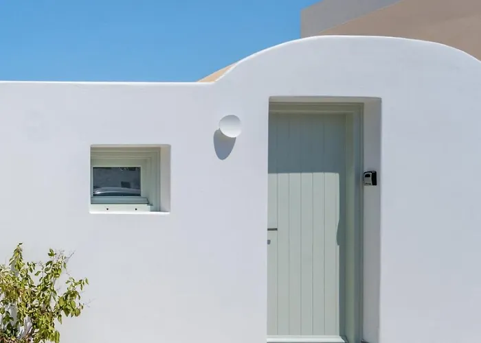 The Lemon Tree * Fira (Santorini)